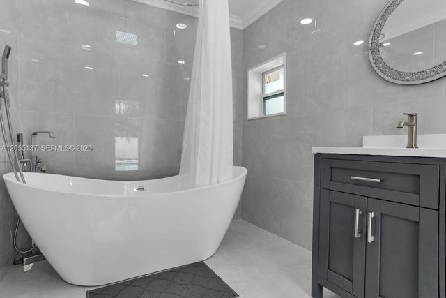 3321 N 37th St, Hollywood, FL 33021