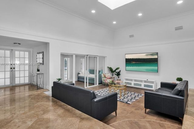 3321 N 37th St, Hollywood, FL 33021