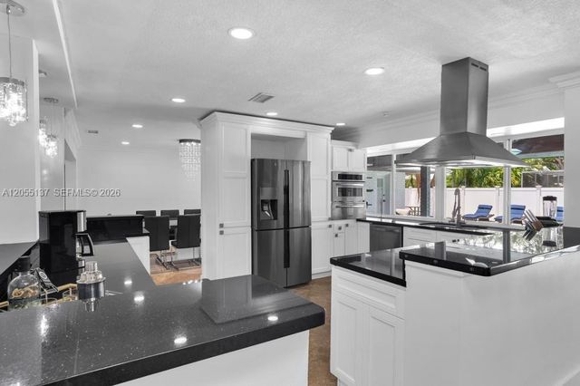 3321 N 37th St, Hollywood, FL 33021