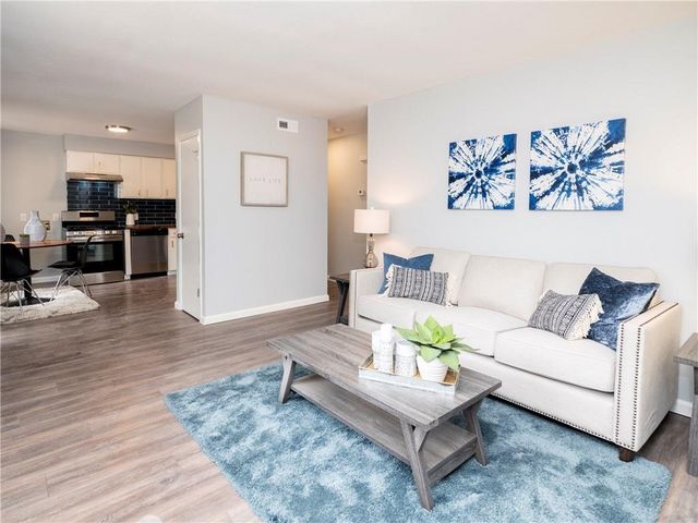 7004 Circle S RD B, Austin, TX 78745