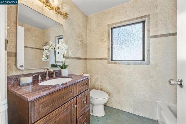 1140 King Dr, El Cerrito, CA 94530