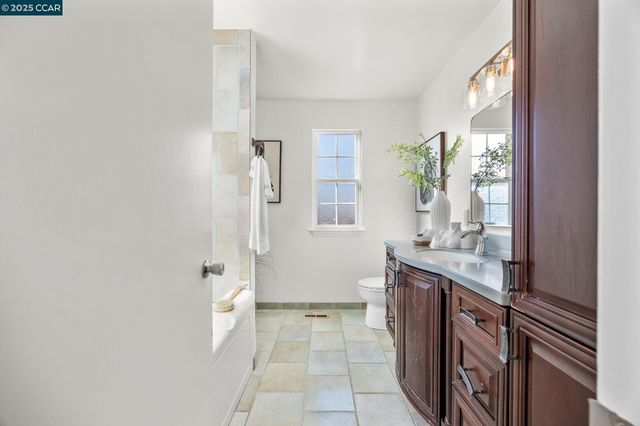 1140 King Dr, El Cerrito, CA 94530