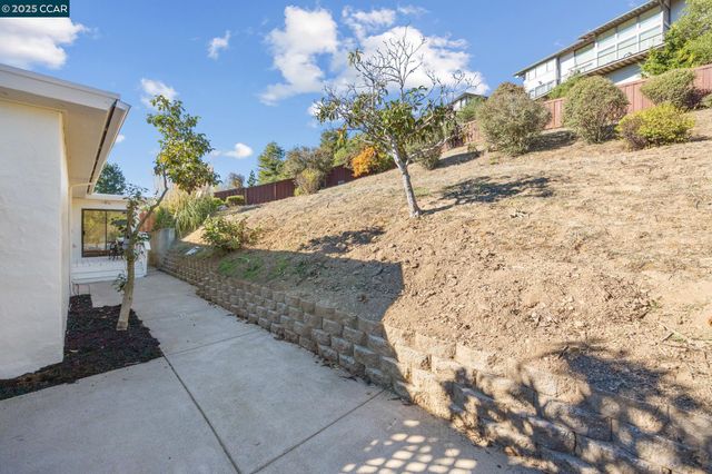 1140 King Dr, El Cerrito, CA 94530