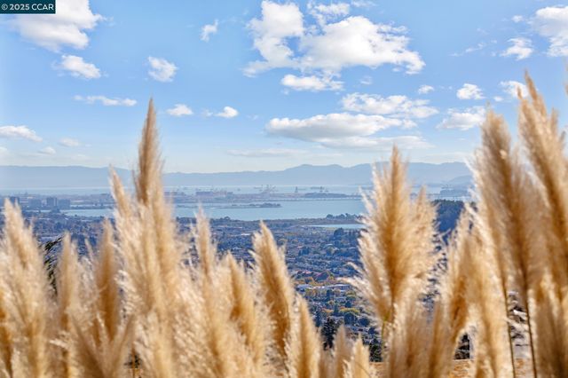 1140 King Dr, El Cerrito, CA 94530