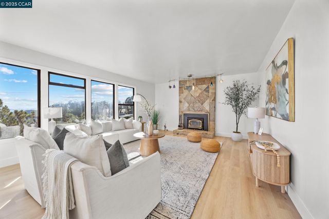 1140 King Dr, El Cerrito, CA 94530