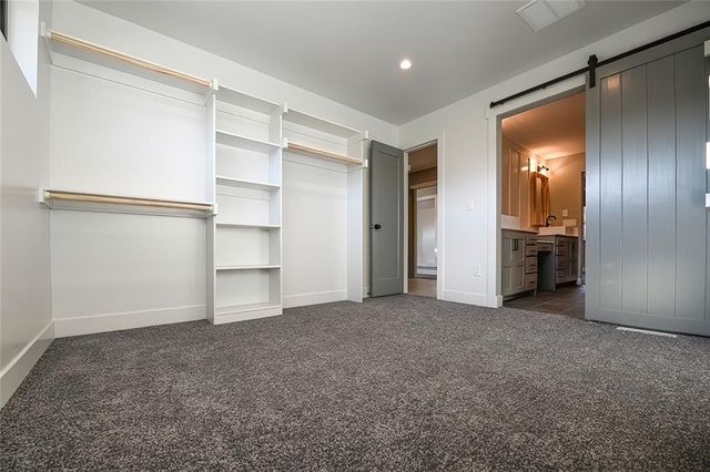 1006 Meadowbrook Drive, Kearney, MO 64060
