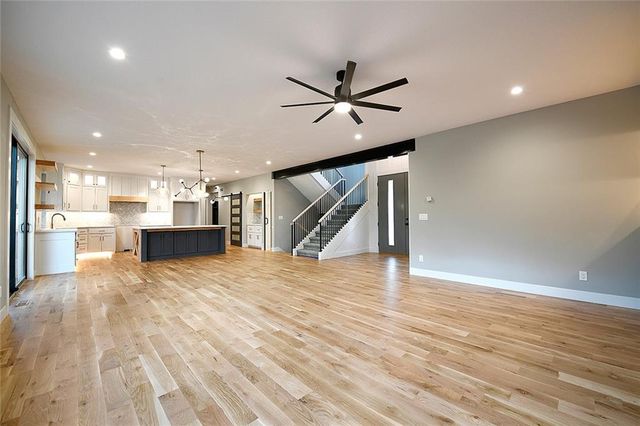 1006 Meadowbrook Drive, Kearney, MO 64060