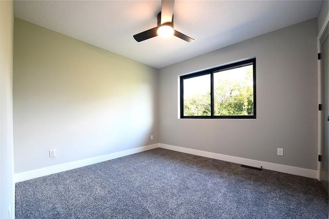 1006 Meadowbrook Drive, Kearney, MO 64060