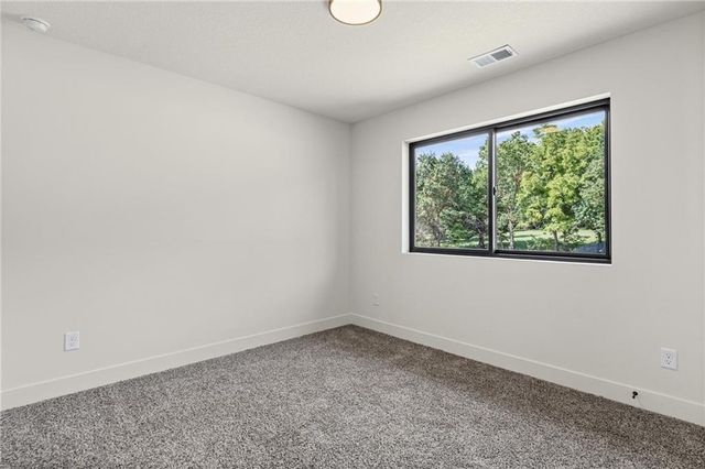 1006 Meadowbrook Drive, Kearney, MO 64060