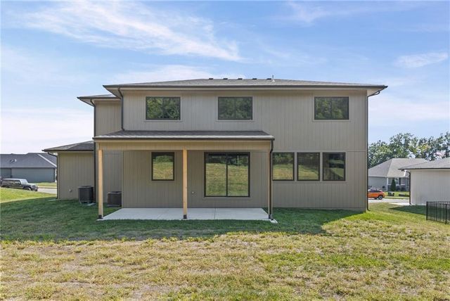 1006 Meadowbrook Drive, Kearney, MO 64060