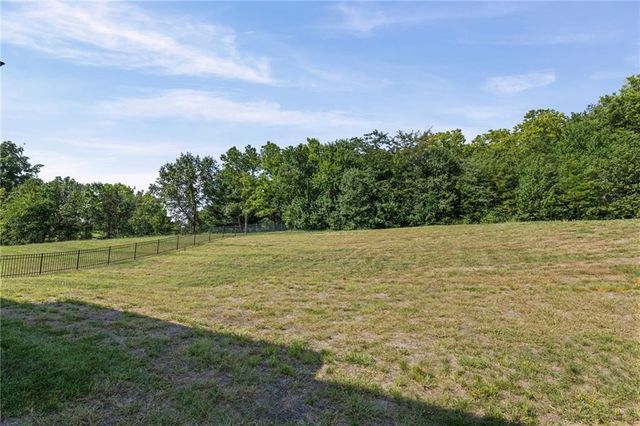 1006 Meadowbrook Drive, Kearney, MO 64060