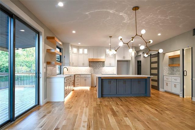 1006 Meadowbrook Drive, Kearney, MO 64060