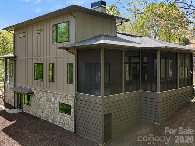 163 Stonefly Drive, Horse Shoe, NC 28742