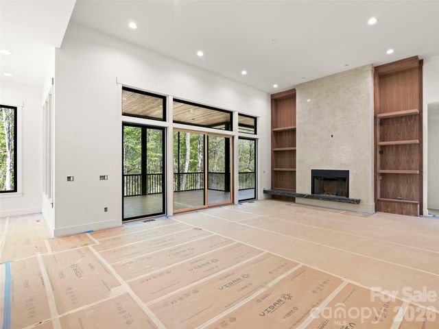 163 Stonefly Drive, Horse Shoe, NC 28742