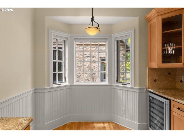 15468 BOONES Way, Lake Oswego, OR 97035