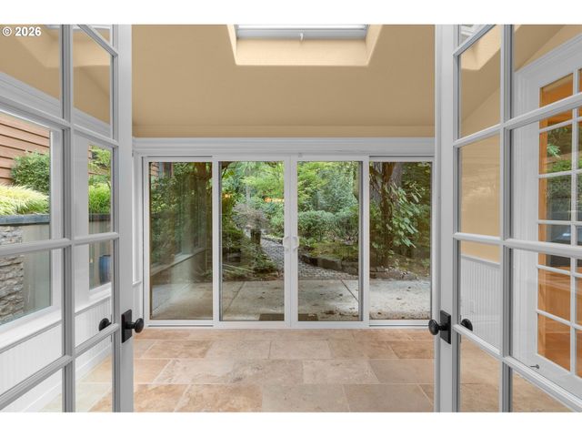 15468 BOONES Way, Lake Oswego, OR 97035