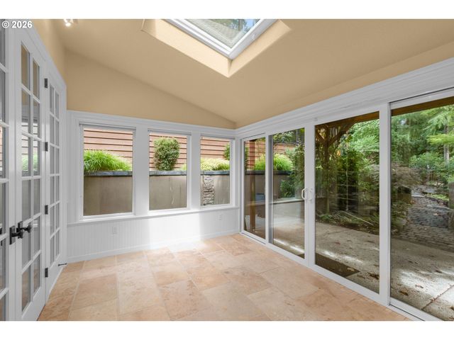 15468 BOONES Way, Lake Oswego, OR 97035