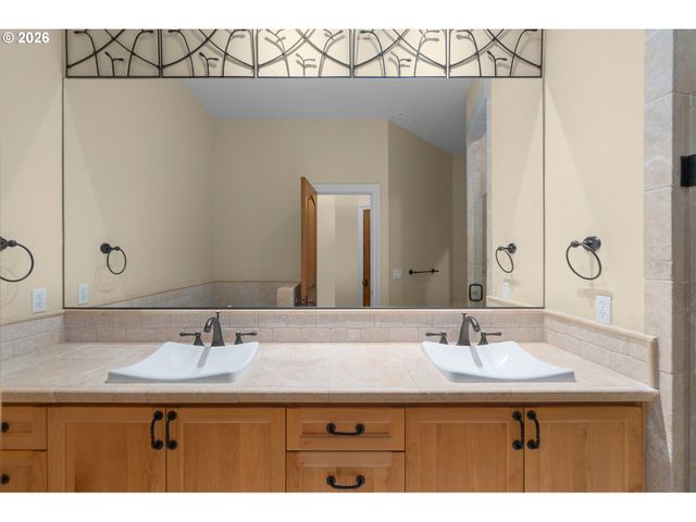 15468 BOONES Way, Lake Oswego, OR 97035