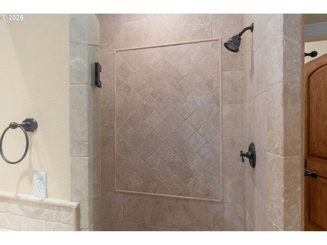 15468 BOONES Way, Lake Oswego, OR 97035