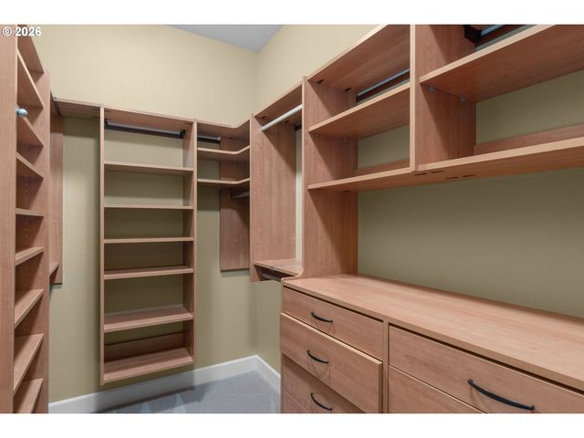 15468 BOONES Way, Lake Oswego, OR 97035