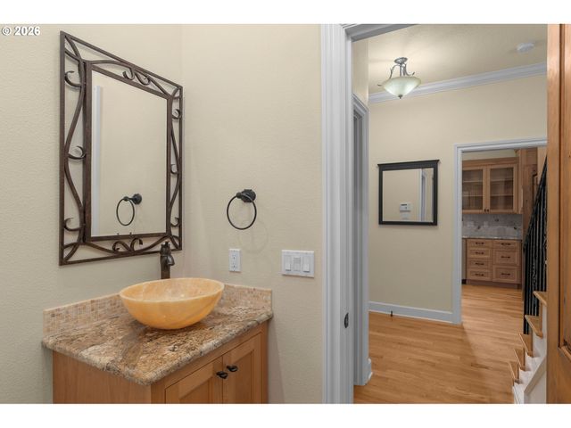15468 BOONES Way, Lake Oswego, OR 97035