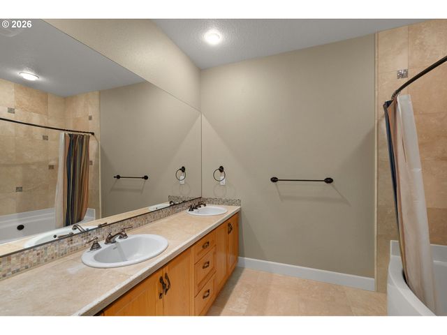 15468 BOONES Way, Lake Oswego, OR 97035