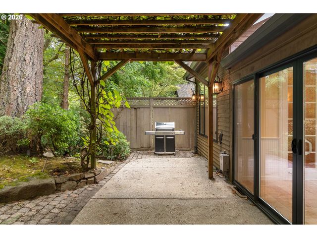 15468 BOONES Way, Lake Oswego, OR 97035