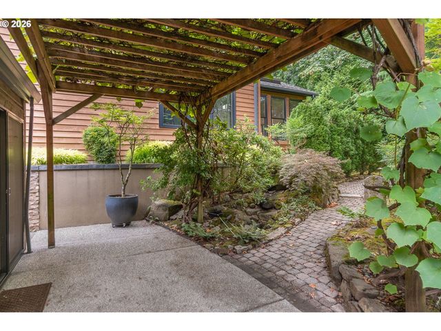 15468 BOONES Way, Lake Oswego, OR 97035