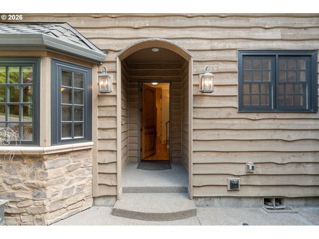 15468 BOONES Way, Lake Oswego, OR 97035