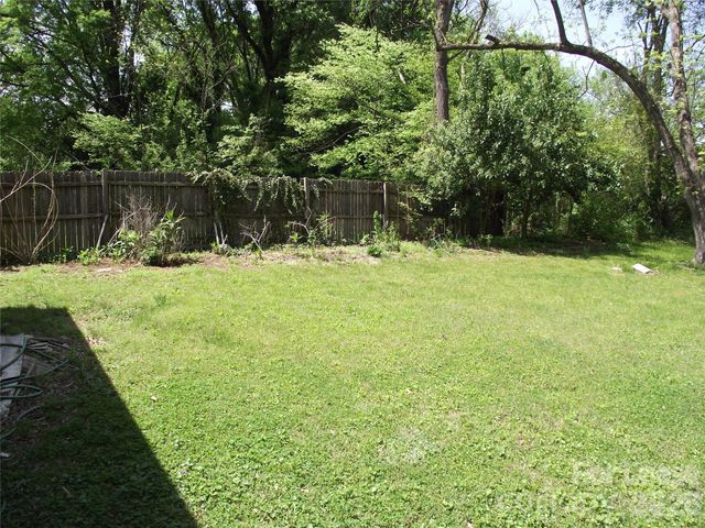 2310 Dundeen Street, Charlotte, NC 28216