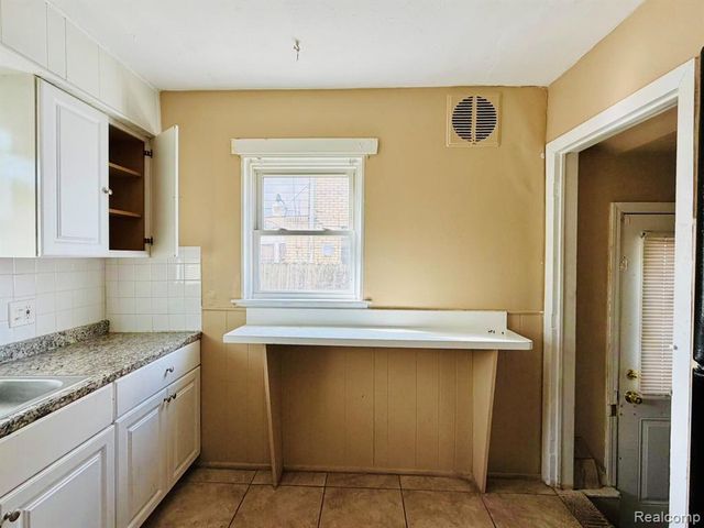 1889 Ewald Circle, Detroit, MI 48238