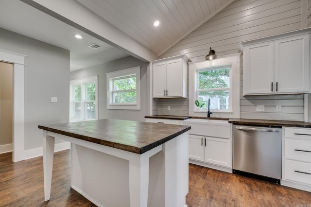 953 Watkins Street, Conway, AR 72034