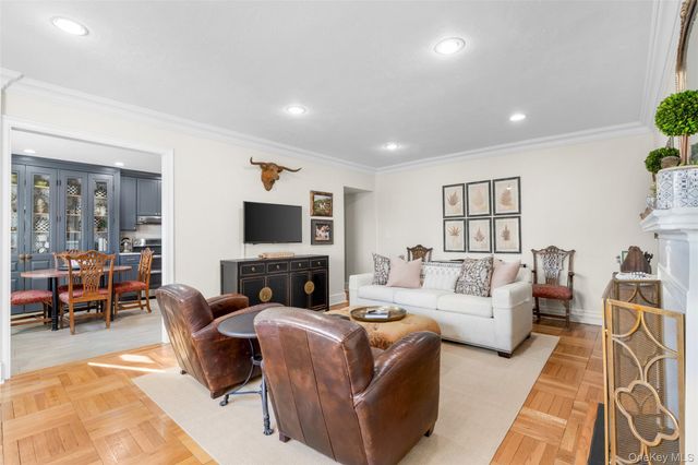 910 Stuart Avenue 4L, Mamaroneck, NY 10543