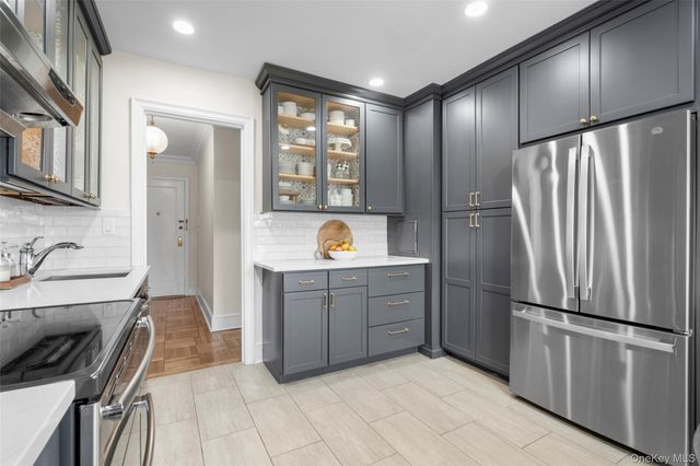 910 Stuart Avenue 4L, Mamaroneck, NY 10543