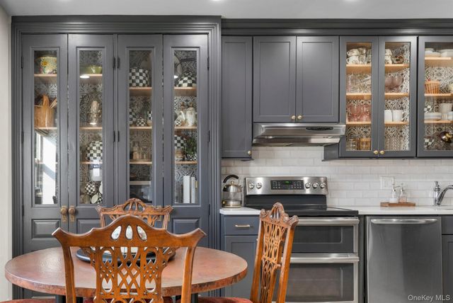 910 Stuart Avenue 4L, Mamaroneck, NY 10543