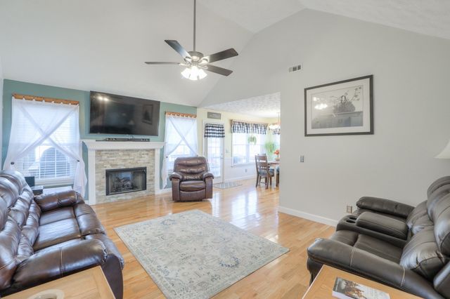 2110 Gaston Ct, Murfreesboro, TN 37128