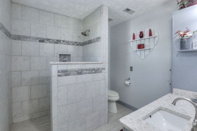 2110 Gaston Ct, Murfreesboro, TN 37128