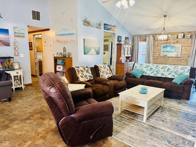 2720 Falcon Court, Seymour, IN 47274