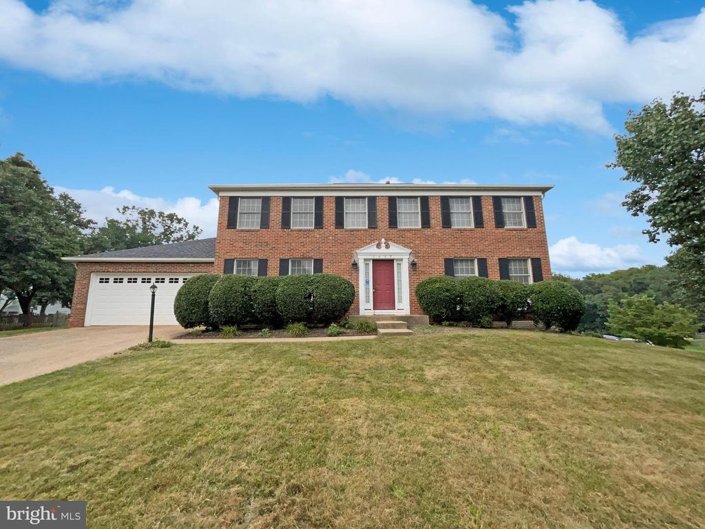 2007 JONATHAN DR, Sterling, VA 20164