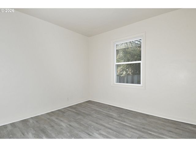 7020 Ne HALSEY St, Portland, OR 97213