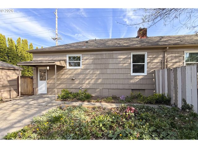 7020 Ne HALSEY St, Portland, OR 97213