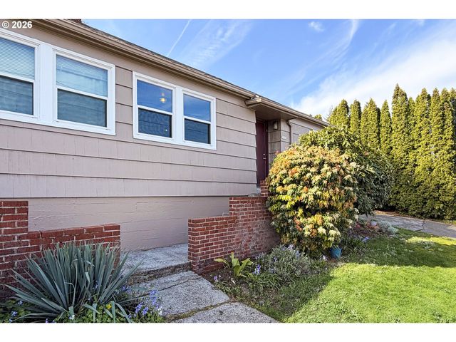 7020 Ne HALSEY St, Portland, OR 97213