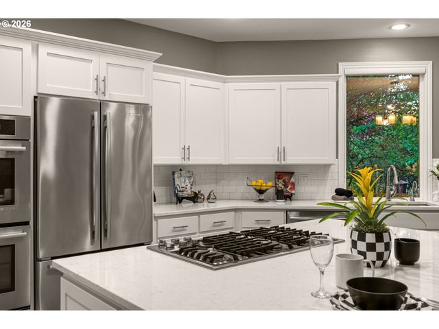 13447 STREAMSIDE Ct, Lake Oswego, OR 97035
