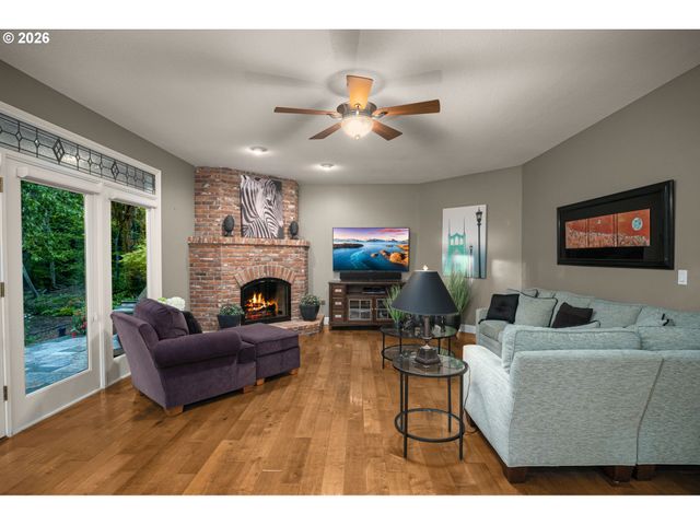 13447 STREAMSIDE Ct, Lake Oswego, OR 97035