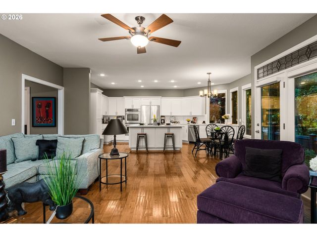 13447 STREAMSIDE Ct, Lake Oswego, OR 97035