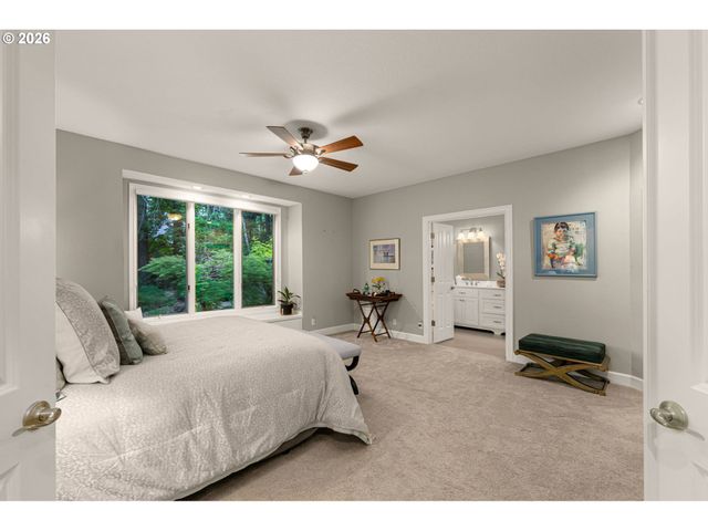 13447 STREAMSIDE Ct, Lake Oswego, OR 97035