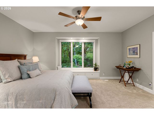13447 STREAMSIDE Ct, Lake Oswego, OR 97035