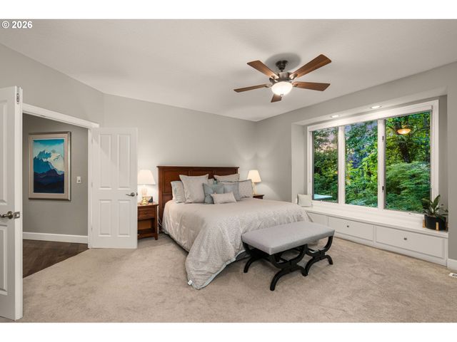 13447 STREAMSIDE Ct, Lake Oswego, OR 97035