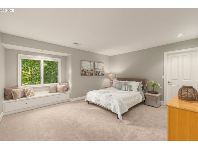 13447 STREAMSIDE Ct, Lake Oswego, OR 97035