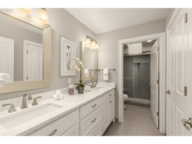 13447 STREAMSIDE Ct, Lake Oswego, OR 97035